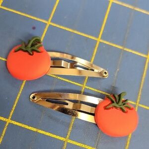 Tomato 2" Hair Clips Set Of 2